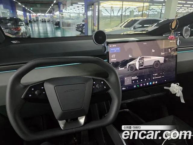 Tesla Cybertruck — Фото автомобиля 7