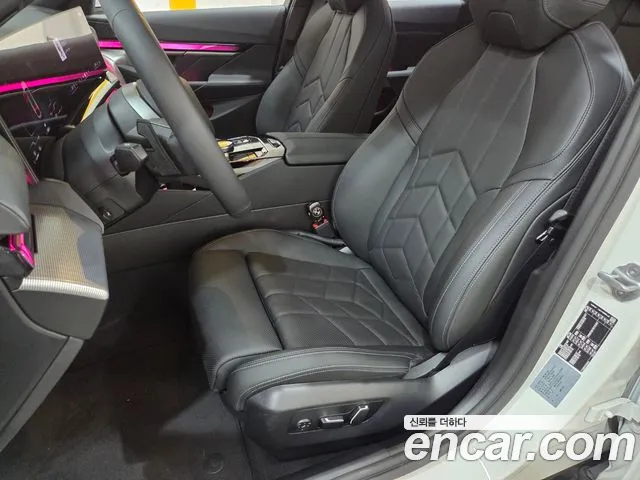 BMW 5-Series — Фото автомобиля 10