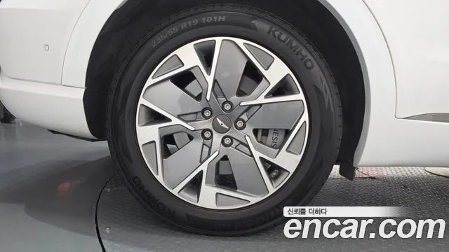 Genesis GV70 Electrified — Фото автомобиля 5