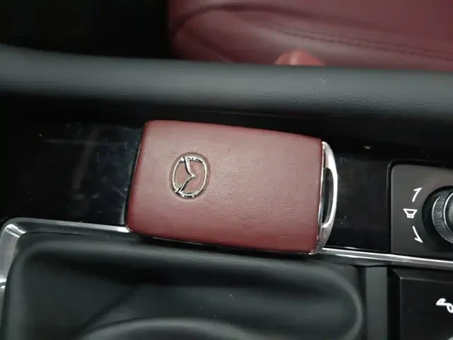 Mazda Axela — Фото автомобиля 8