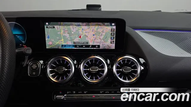 Mercedes-Benz GLA-Class H247 — Фото автомобиля 18