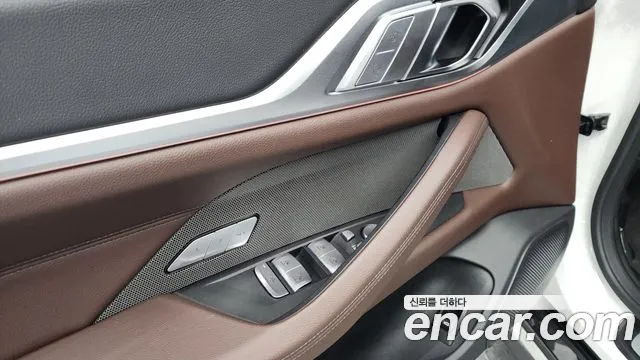 BMW i4 — Фото автомобиля 22