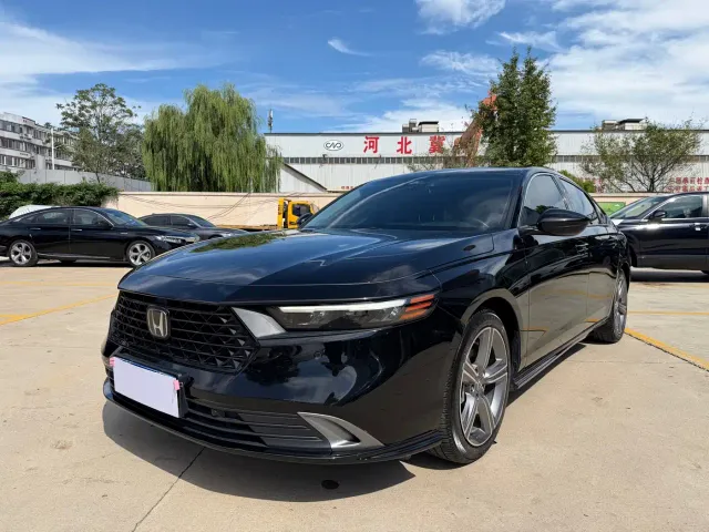 Honda Accord — Фото автомобиля 3