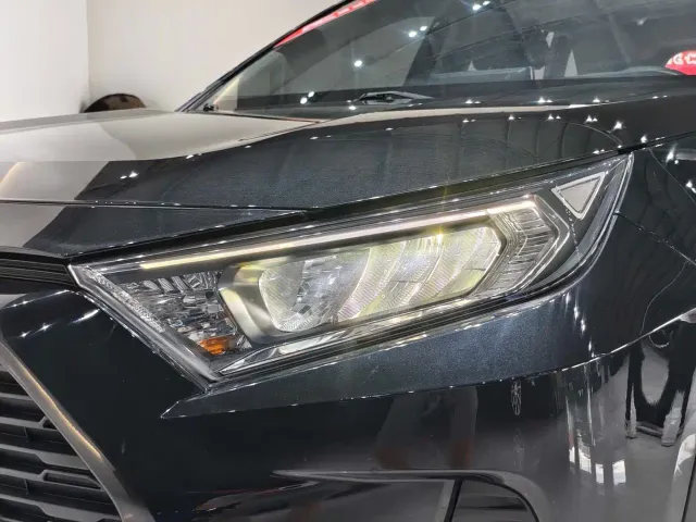 Toyota RAV4 — Фото автомобиля 8