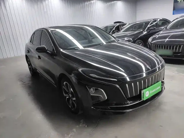 Hongqi E-QM5 — Фото автомобиля 3