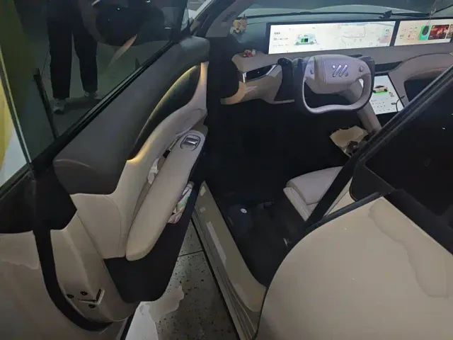 IM Motors LS6 — Фото автомобиля 12