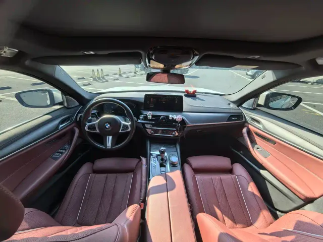BMW 5 Series — Фото автомобиля 10