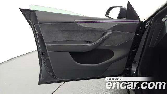 Tesla Model Y — Фото автомобиля 24