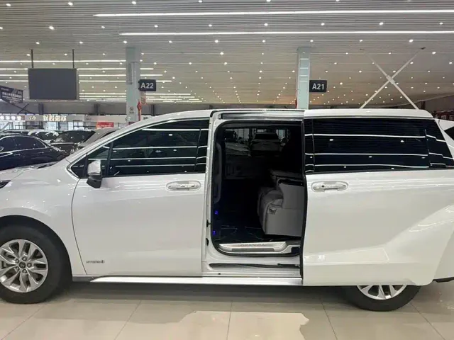 Toyota Granvia — Фото автомобиля 9