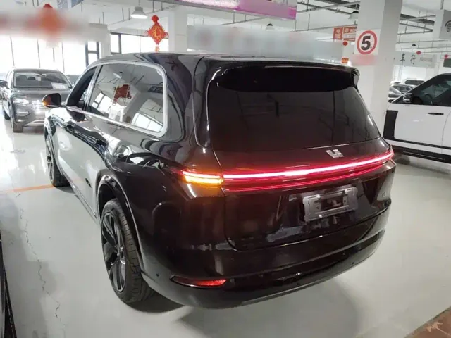 Li Auto L9 — Фото автомобиля 4