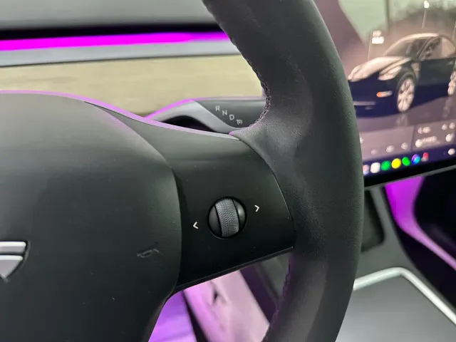 Tesla Model Y — Фото автомобиля 6
