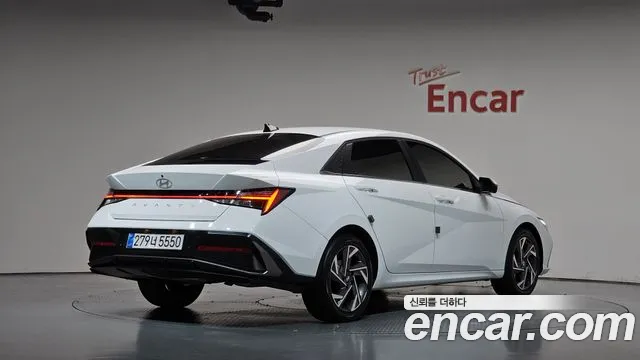 Hyundai Avante CN7 — Фото автомобиля 2