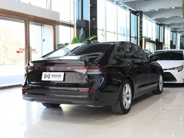 Honda Accord — Фото автомобиля 17