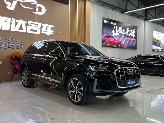 Audi Q7 — Фото автомобиля 3