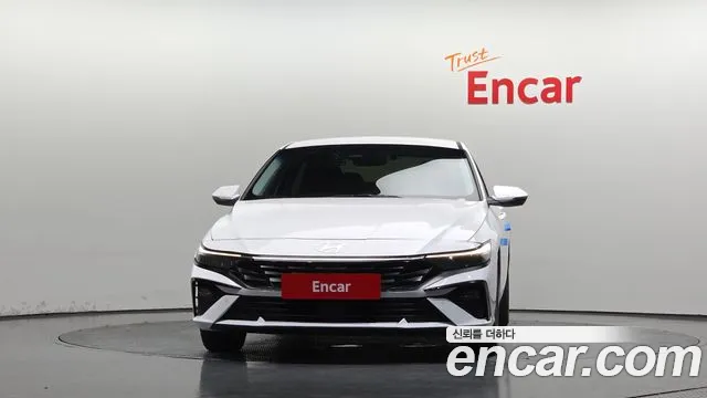 Hyundai Avante CN7 — Фото автомобиля 3