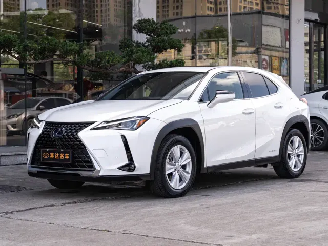 Фотография автомобиля — Lexus UX