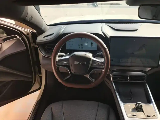 BYD Seal 07 DM-i — Фото автомобиля 10
