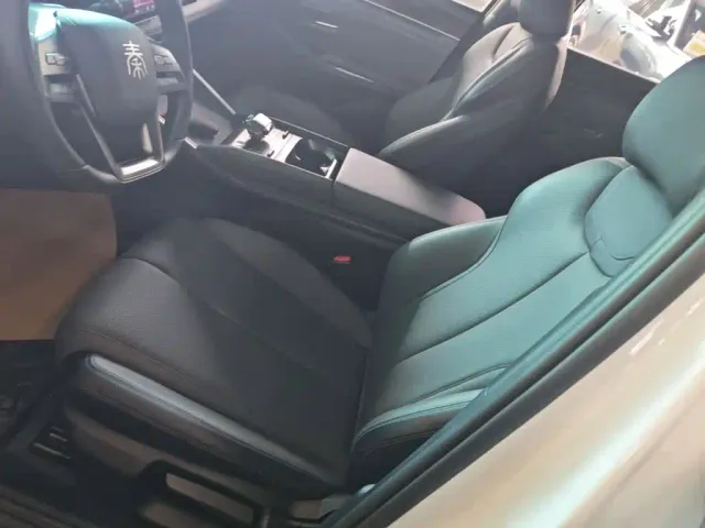 BYD Qin L — Фото автомобиля 14