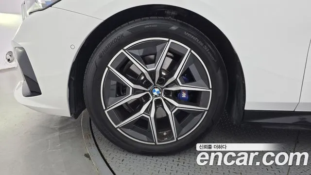 BMW 5-Series — Фото автомобиля 5