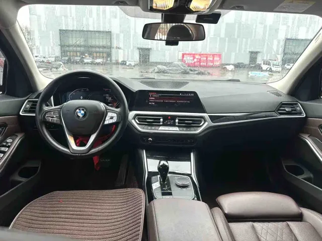 BMW 3 Series — Фото автомобиля 10