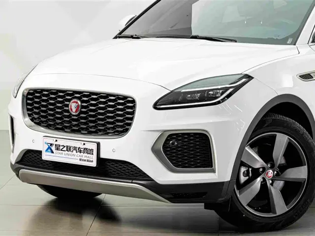 Jaguar E-PACE — Фото автомобиля 2