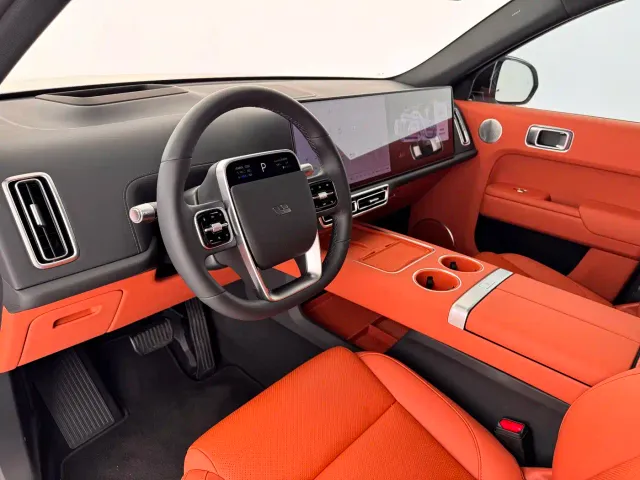 Li Auto L7 — Фото автомобиля 4