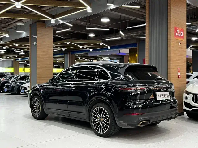 Porsche Cayenne — Фото автомобиля 5