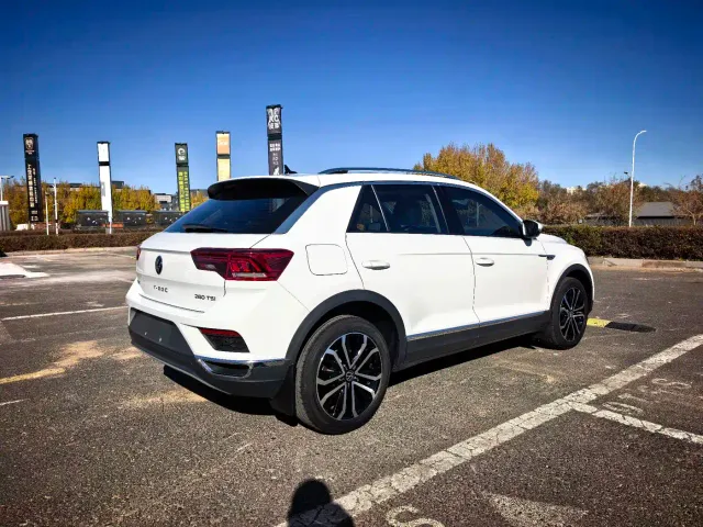 Volkswagen T-Roc — Фото автомобиля 6