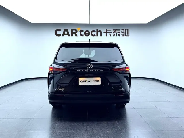 Toyota Sienna — Фото автомобиля 6
