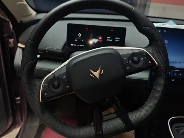 Arcfox T1 — Фото автомобиля 15