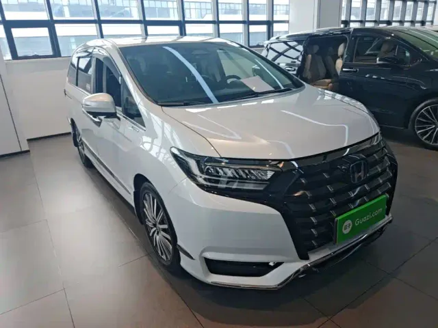 Honda Elysion 2024 2.0L e:HEV Luxury Edition — Фото автомобиля 3
