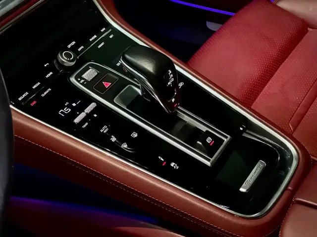 Porsche Panamera — Фото автомобиля 22