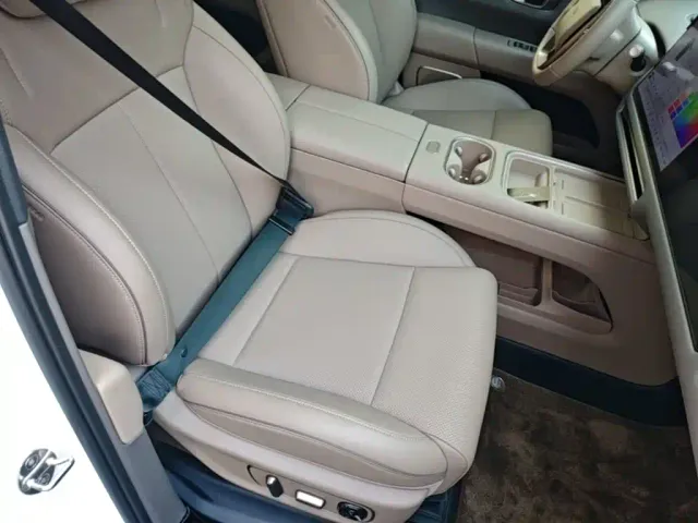 Li Auto i6 — Фото автомобиля 24