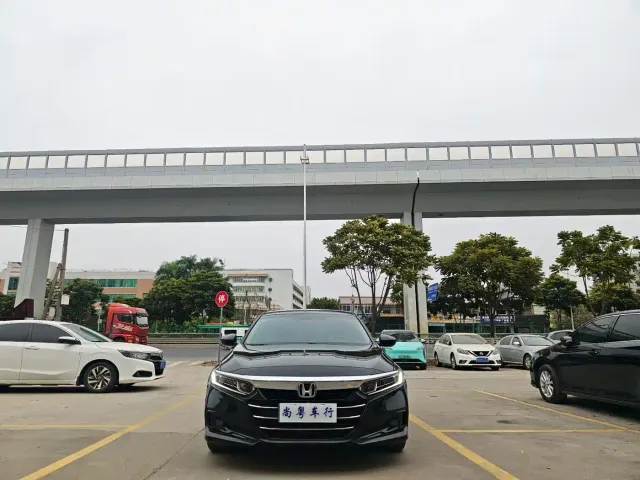 Honda Accord — Фото автомобиля 2