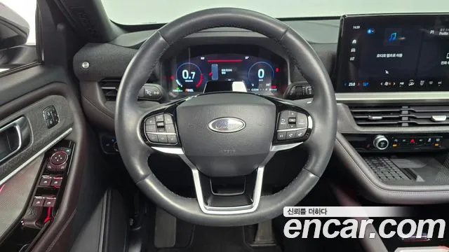 Ford Explorer — Фото автомобиля 11