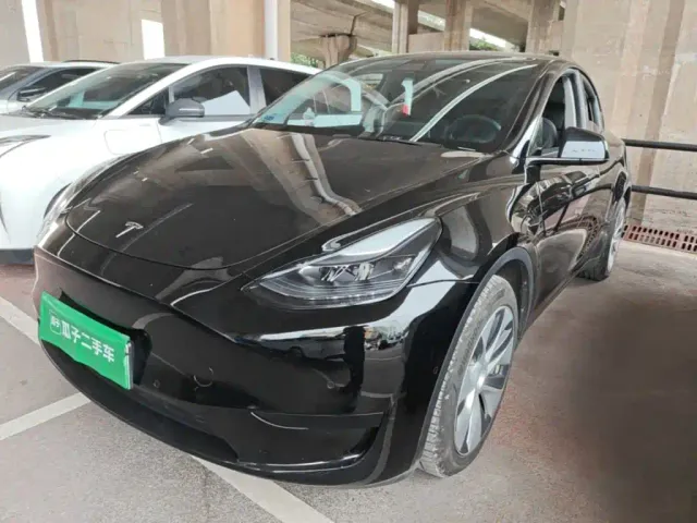 Фотография автомобиля — Tesla Model Y