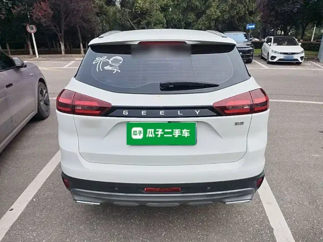 Geely Boyue — Фото автомобиля 5
