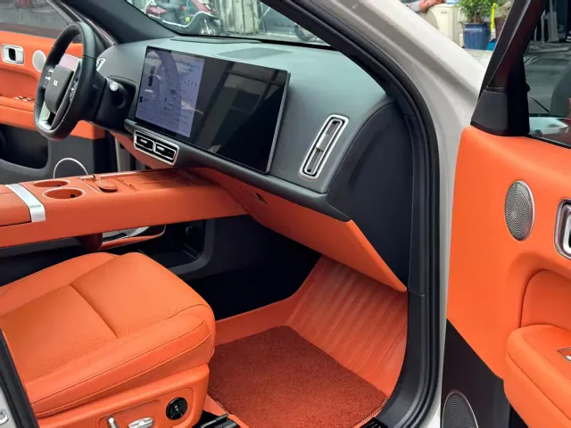 Li Auto L6 — Фото автомобиля 10