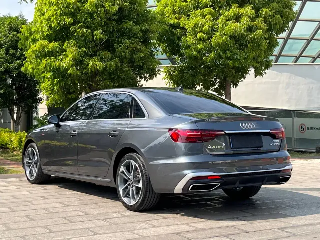 Audi A4L — Фото автомобиля 9