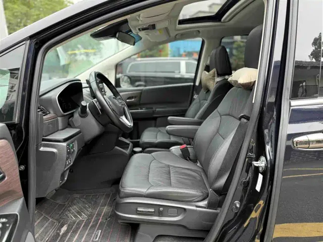 Honda Odyssey — Фото автомобиля 10