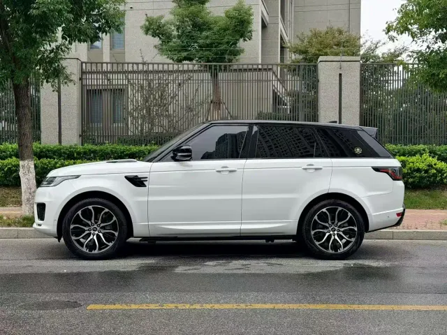 Land Rover Range Rover Sport — Фото автомобиля 11