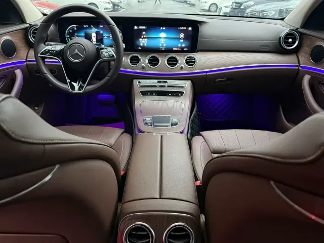 Mercedes-Benz E-Class — Фото автомобиля 5