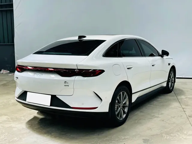 BYD Qin L 2025 EV 470KM Leading Edition — Фото автомобиля 6