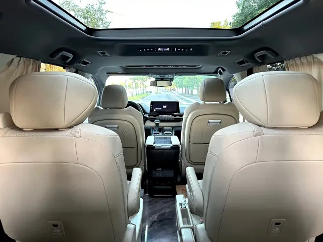 Toyota Sienna — Фото автомобиля 16