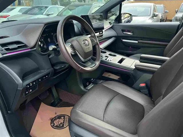 Toyota Granvia — Фото автомобиля 13