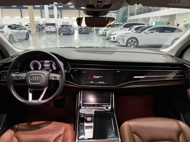 Audi Audi Q7 2022 55 TFSI quattro S line Sport — Фото автомобиля 7