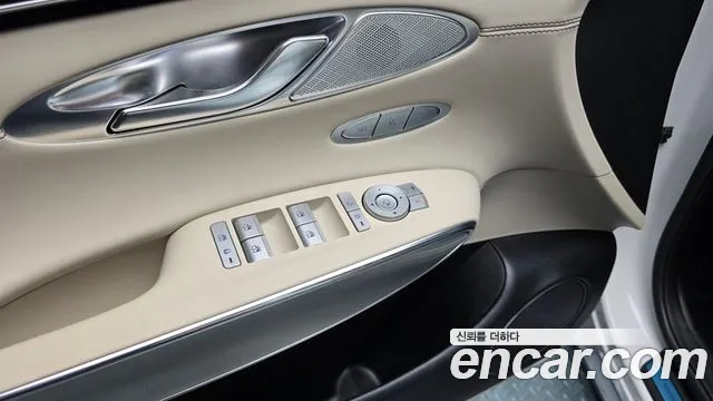 Genesis GV70 — Фото автомобиля 30