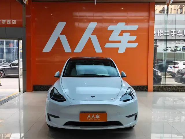 Tesla Model Y — Фото автомобиля 2