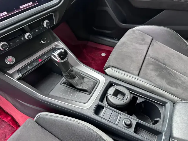 Audi Q3 — Фото автомобиля 9