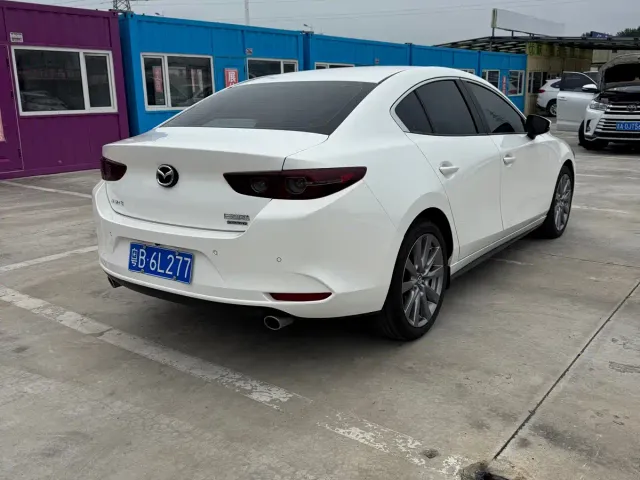 Mazda Axela — Фото автомобиля 22